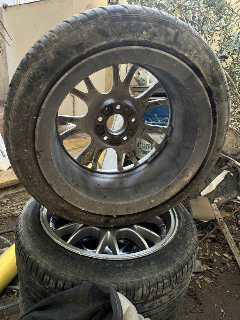 ياالله السلام عليكم 
تخم ويل BBS اصلي حاويه
حجم ١٨ توسايز
نضافته التايرات ٧٥٪؜
مابي اي تصليح او عواج
مكاني بابل مركز
السعر ٣٧٥ 
اي استفسار ***********
