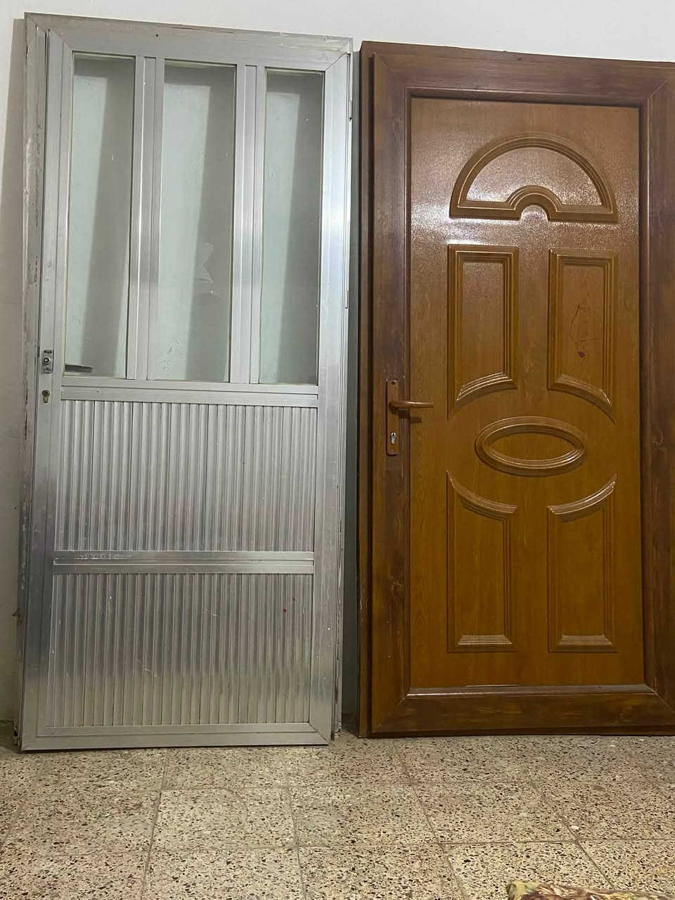 ابواب لبيع لحجز واتساب ***********
