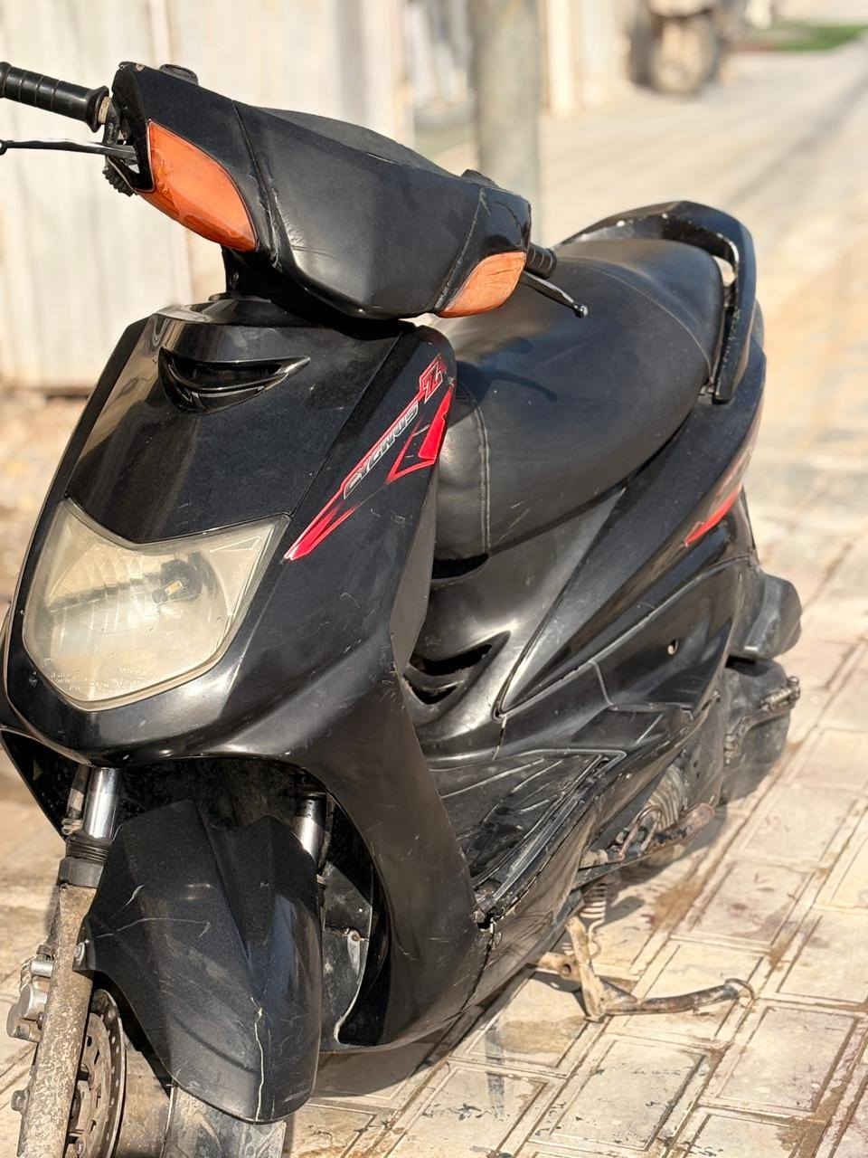 السلام عليكم 🫡
مرخصت أدمن اكروب البيع دراجات نارية 🏍️ 
عندي سكنس 
للبيع 
ألون اسود 
سرعة 140
مجفته مرا وحده  وشرط بلادي  لايت زنون ابلادي 
بيه اكلج خلفي رياضي 
وبيه اكلج امامي رياضي 
العنواني كربلاء شارع مطبعة قرب شارع الحداد 
السعر دراجه 425وما تحصل بي هيج سعر سكنس   رجاءً  مو شاري لا بس يعامل 
 وتعب اتصل عل هاذه رقم 
***********
