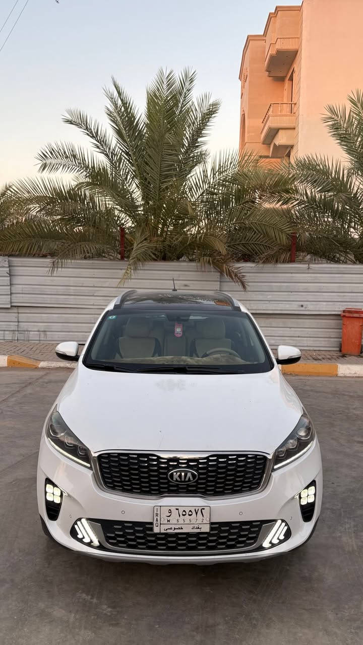 سورنتو 2018 خليجي 6 سلندر مكفوله فقط بارد اصبعين في خشم البنيد 
 موصفات 
فتحة سقف 
حساس امامي خلفي
كامره
تحكم ستيرن 
تحكم كشنات 
لايت ليد 
السيارة نضيفه جداً 
ماشيه 108 الف كيلو
محرك وكير بلادي مامفتوح
السياره مكانها الانبار الفلوجه 
معروضه 230 وبيها مجال بسيط جداً
للتواصل واتساب 
***********
