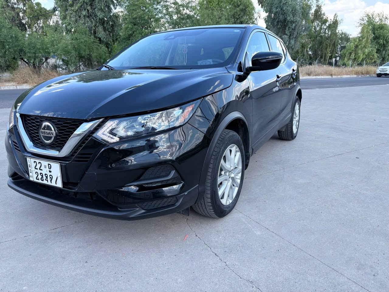 السلام عليكم ورحمة الله وبركاته 
نيسان ڕۆگ سپۆرت
Nissan rouge sport ( Qashqai) 2023 S 
مەکینە 2.0
بێ بۆیاخ تەنها بستەک تەعدیل 
دەبل اکسل AWD
تەبرید مەرکەزی
تەحدید سرعە، کوشن گەرم، ڕاداری پێش و پشت، خەتی جادە، سیستەمی ئەپل کاڕ پلەی و ئەندرۆید ئۆتۆ
سەیارەکە گێر، مەکینە، تەبرید، پەڕەشوت هەمووی بەشەرت
بێ مەسروف و خاوێنە تەنها ٤٨ هەزار رۆیشتیە
رەقەم هەولێر 
172$
ژ.م : ***********
واتسئاپ یان کۆڕەک
**********************

 السلام علیکم ورحمة الله وبركاته

نيسان روج سبورت
Nissan rouge sport ( Qashqai) 2023 S 

 • المحرك: 2.0
 • بدون قطع — فقط تعديل بسيط كما في الصور 
 • دفع رباعي (دبل أكسل)AWD
 • مكيف مركزي
 • مثبت سرعة، مقاعد مدفأة، رادار أمامي وخلفي، نظام تتبع خط، نظام Apple CarPlay وAndroid Auto
 • الغيار، المحرك، المكيف، والفرامل — جميعها الضمان
 • بدون مصاريف، نظيفة، قطعت 48,000 كيلومتر فقط
رقم أربیل

172$
للتواصل: ***********
واتساب أو كورك أربيل, العراق
