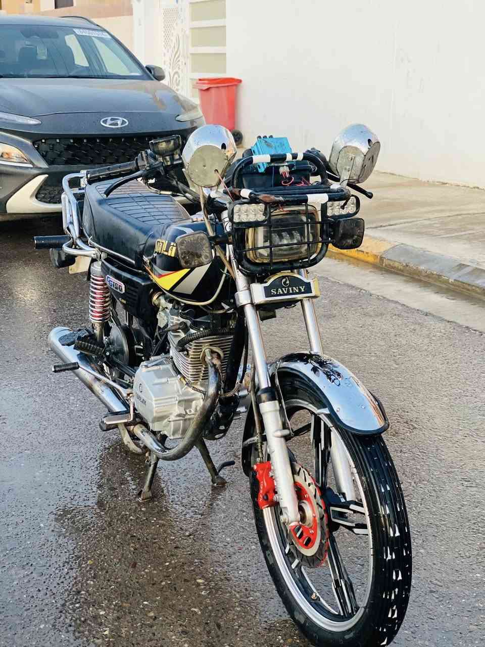 دراجه سيفان للبيع موديل 2023 محرك شرط مامفتوح دراجه على وضع الشركه اشاير مال 24 بيها نواقص خفيفه مثل ما موضح بالصوره رايدها ب #550 وبيها مجال مكاني تكريت رقم الهاتف ***********
