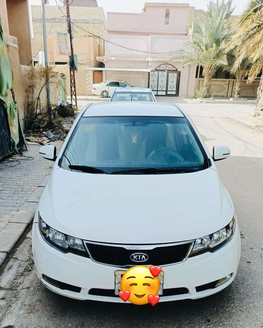 السلام عليكم سيراتو للبيع مديل 12 سياره جاهزه وجديده ماعيزها شي مكفوله من الصبغ والتبديل بيها كم مكان بارد رقم اربيل تريد وكاله تحويل مكينه 1600 دوش كير مكفول السعر 99 وبيها مجال مكاني نجف ***********
