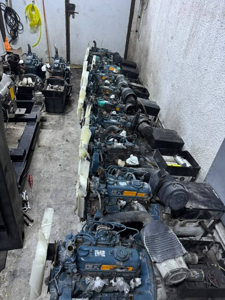 "}
🔥 عروض خاصة | أسعار تنافسية 🔥

🚛 وصول حاوية جديدة من مولدات كابوتا اليابانية الأصلية 🇯🇵

⚙️ المواصفات:
✅ محرك Kubota 1105
✅ سرعة 1500 دورة/دقيقة
✅ قدرة 8 KVA
✅ يولد 35 أمبير حقيقي
✅ رأس توليد LINZ الإيطالي الأصلي 🇮🇹

📦 المولدات كاملة مع جميع الملحقات:
✔️ شوتة
✔️ مروحة
✔️ قواعد
✔️ كهربائيات كاملة

💯 حاويات أوربية نظيفة جداً
🛠️ البيع على الفحص والتجربة لضمان الجودة.

📍 العنوان: بغداد – مدينة الصدر

📞 للطلب والاستفسار:
***********
📲 متوفر واتساب أيضاً
