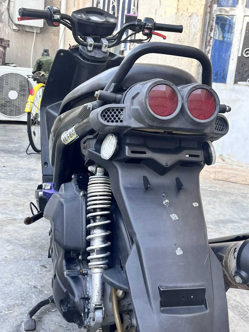 سلام عليكم جبلي كفاله تخبل ما ناقصه اي شي دراجه نوزل دراجه كله شغال بيه  مكاني بغداد  حي النصر رقم ***********السعر 750
