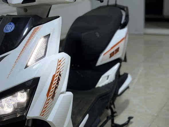 السلام عليكم دراجه سكنز شحن ملف 2000 واط 6 بطاريات مضاده للناء بصمتين سويجين تشغل عن بعد تفتيح تقفيل وسائل حمايه السعر 850 الشراي *********** مكاني ديوانيه ام الخيل
