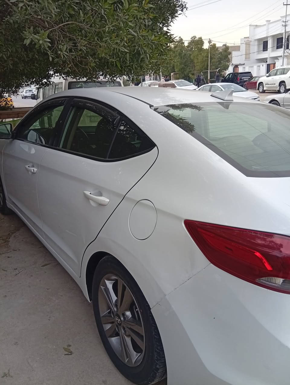 السلام عليكم الانترا للبيع موديل 18 السيارة بسمي تحويل ثانيوم السياره وارد امريكي المصفات نص فول السيارة مكفولة ماعدة البنيد عداد المسافه 57 السبير منازل مامتواجد عل فيس *********** المكان بغداد حيور
