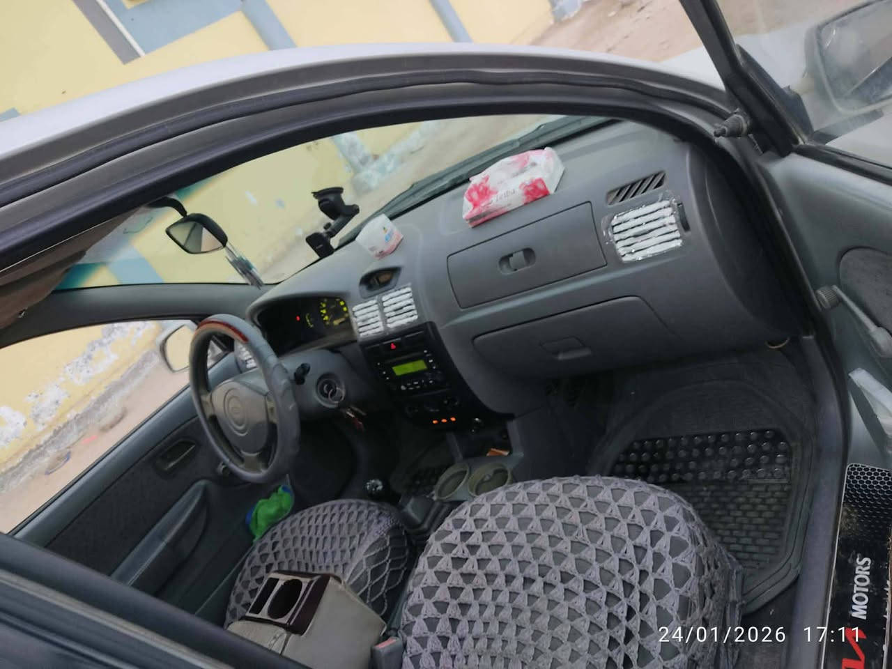 للبيع كيا ريو خليجي موديل ٢٠٠٥ رقم دولي سنويه لل٣٠سياره جديده بمعنى الكلمه بلاديه كفاله من الضربه محرك وكير جدد تبريد ثلج السياره مال جناي كلشي بيها شغال وعلى الشركه تحويل ثاني يوم السعر ٤٢ مكاني نجف ***********
