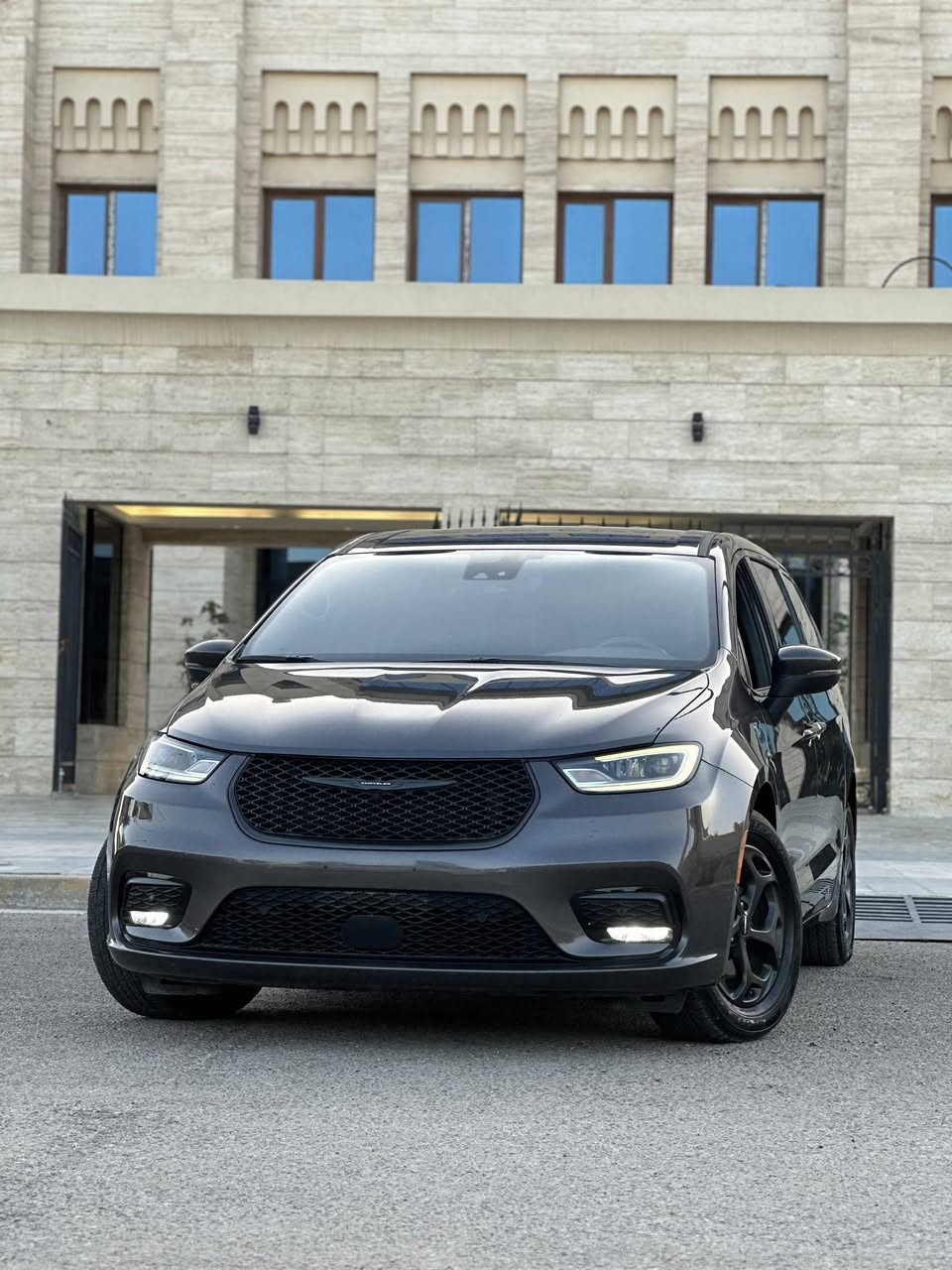 يا الله
كرايسلر باسيفيكا هايبرد  2023 بلاك ادشن فول سوادات 
📍 الموقع: كربلاء 

✨ المواصفات:  S فول عدا  الفتحه

🔹 تشغيل بصمة + 5,بصمات ابواب
🔹 اوتو بارك يعني ركن تلقائي+ 5 وضعيات للكامرات
🔹 حساسات امامي خلفي
🔹 راداد تنبيه الاصطدام 
🔹 تنبيه الخروج عن المسار
🔹 خزن كشن ميموري 
🔹 كشنات كهرباء
🔹 بيبان كهرباء + الجنطة كهرباء
🔹 شاشة + 5 كامرات
🔹 إنارة LED أمامية + بك لايت LED
🔹 داخل جلد اسود ملكي منفصل
🔹 رادار أمامي + نظام تحديد المسار
🔹السياره تترقم جميع المحافظات 
🔹الرقم مجاني لان السياره هايبرد

✅ السياره حلوه ونضيفه وحادثها جدآ بسيط بدون داخل بشرط
تبديل وصبغ بيبان 2  فقط تصليح درجة أولى 
وجميع الايرباكات سليمه شرط الفحص
رقم الشاصي 2C4RC1L76PR543771
صور امريكا بالمنشور 

📏 ماشية:106 الف  مشي داخل أمريكا فقط
                        السعر 242$ 
📞 للاستفسار: 
***********  ابو مهدي

