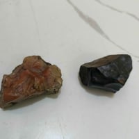 حجر نيزك • ٢ قطع • للبيع