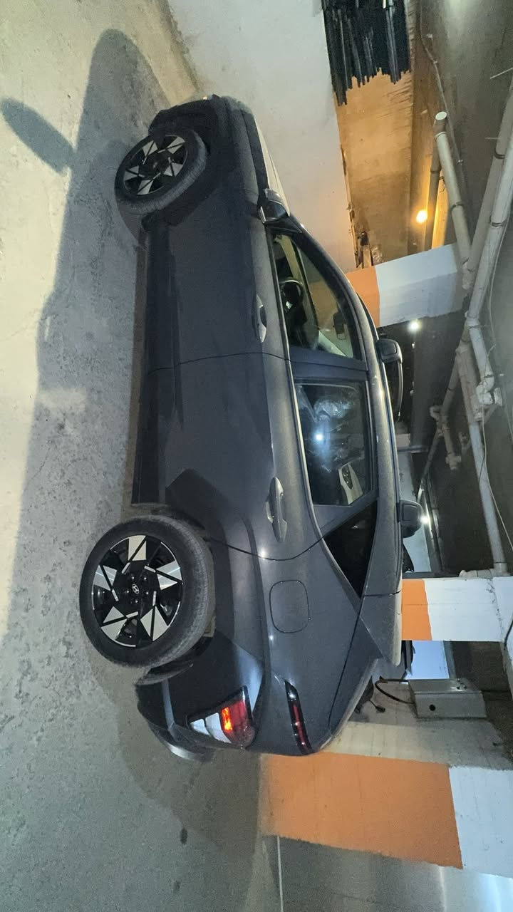 السلام عليكم
للبيع هونداي كونا 2025وارد امريكي
محرك 2000 دوش
دخول جديد ترقيم جديد بغداد وباسمي
ماشية 11 ميل
الحادث مرفق بالمنشور
تبديل قبغ جنطة اصلي
السيارة بدون ايرباك بدون شاصي بدون لغد بدون بارد بدون صبغ. بدون حوض
مواصفات sel
 كشن كهرباء
تبريد قطعتين بصمة وتشغيل عن بعد
وبقية مواصفات معروفة
مكانها بغداد زيونة
السعر 191 وبيها مجال بسيط
***********
