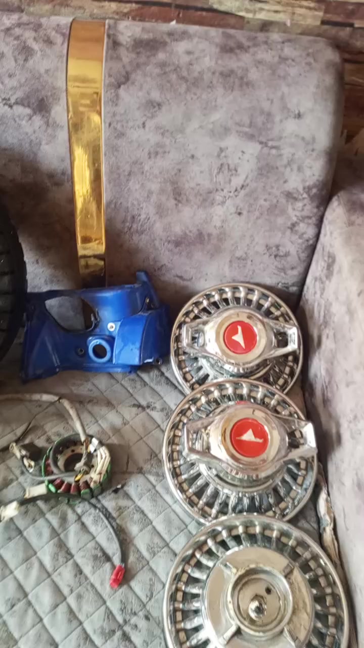 متاح قيم واخذهن بالعافيه كبات جدد سلف شغال يرادله خشم تبديل ملف جديد ماشاده قبق محرك تاير جديد بمعنى الكلمة وتاير ثاني ويل اعتبره 18 مكاني بالحسينيه الراشديه نهايه السكلات ***********
