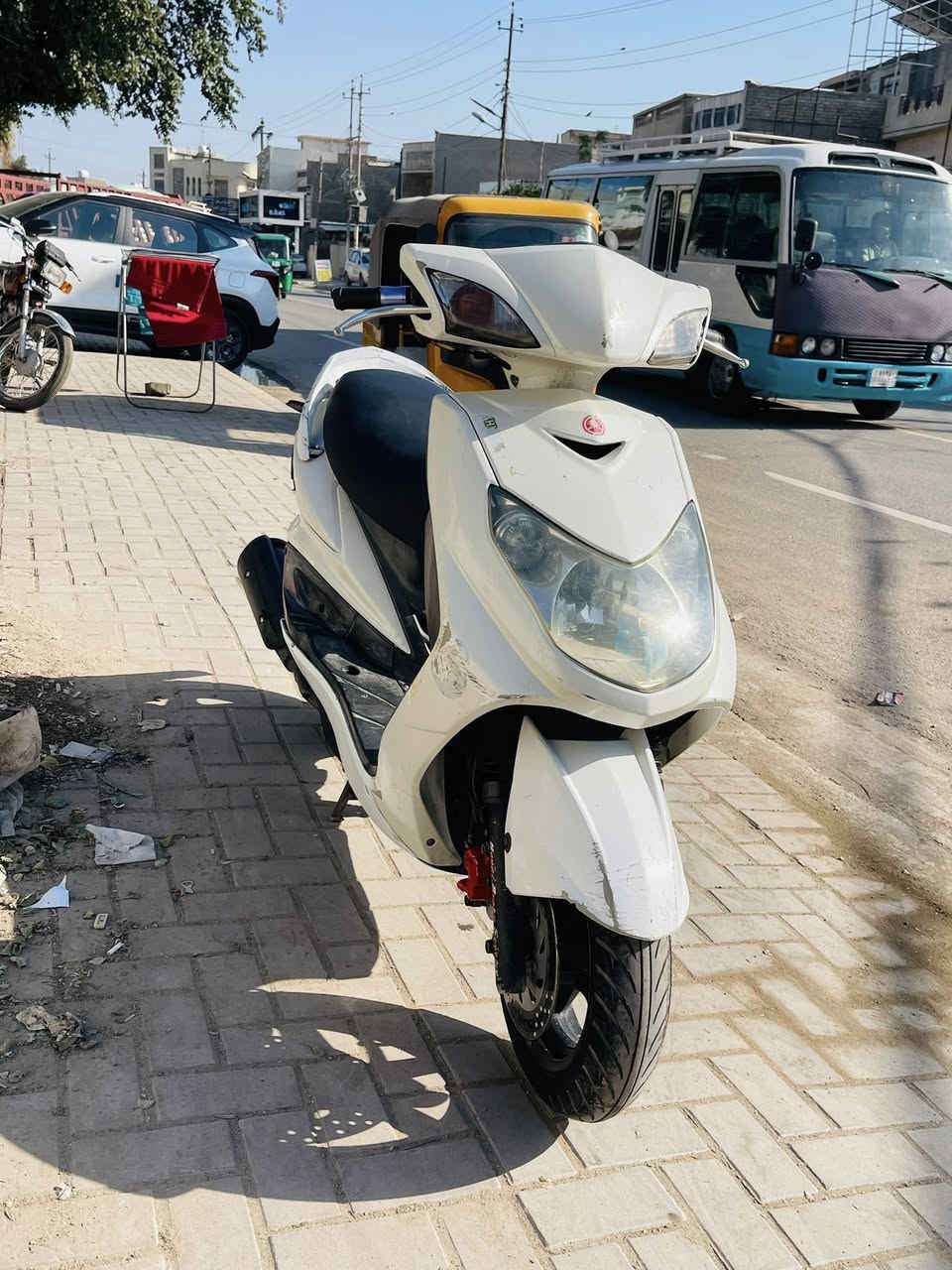 السلام عليكم للبيع دراجه سكنس فحل كابريتر دراجه نكره مكينه بلاديه خرسه كهربائيات شغاله  دشبول هورن اشاير لايت زنون أوراق منفيس ومكاتبه معرض واكاتبك السعر 575بيها مجال مكاني بغداد الدوره شارع60رقمي ***********
