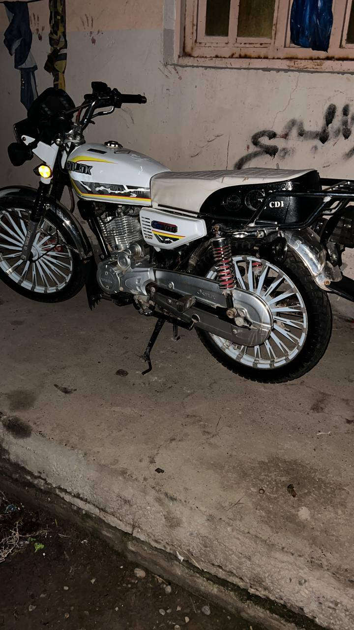 السلام عليكم دراجه للبيع ايراني موديل 25 دراجه جديده حلوه مكانها بغداد بوب الشام سعر 850 وبيها مجال رقم الهاتف للاستفسار ***********
