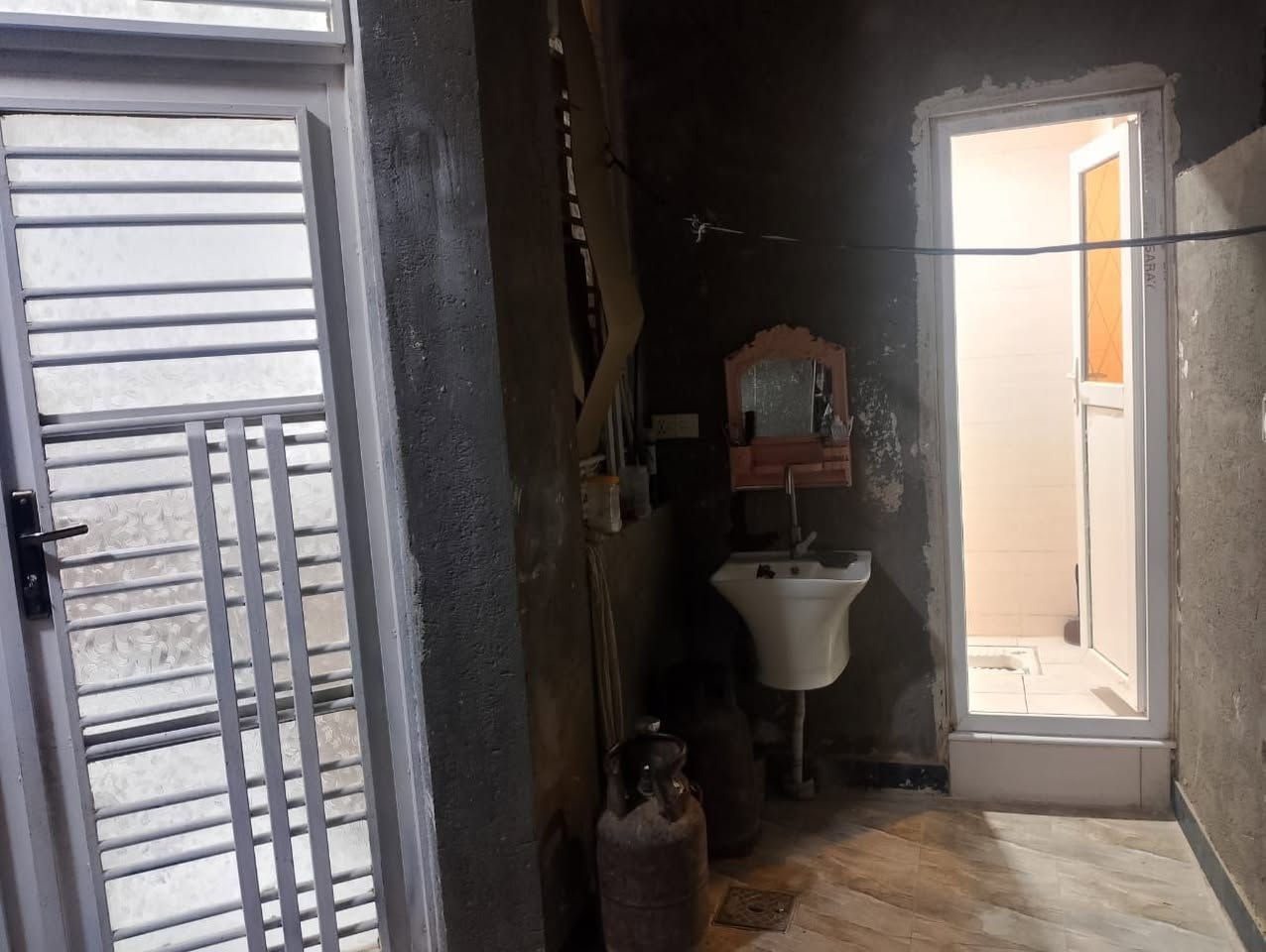 🏠بيت للبيع

•المساحة -120شرك على شارع 15متر 
•📍الموقع -الموحيه مقاطعة42امتاد الصفاء
•التفاصيل /طابقين مسلح حديث 
ط1/غرفه+صاله+استقبالمطبخ+صحيات 
ط2\3غرفه+صاله+صحيات 
$$علما ان البيت مطلوب اسكان 70مليون 

☎️للأستفسار/***********
فراس***********
واتسhttps://wa.me/9647872000799
للمزيد من العروض يمكنكم متابعتنا علئ فيس بوكhttps://www.facebook.com/share/19oiawJsJt/
الناصرية/فرع1 #الموحية
فرع2 #طريق #الحولي
