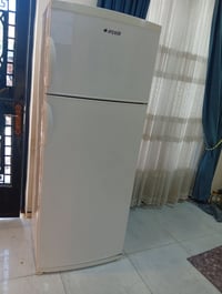 ثلاجة • مستعمل قليل • ٢٠قدم