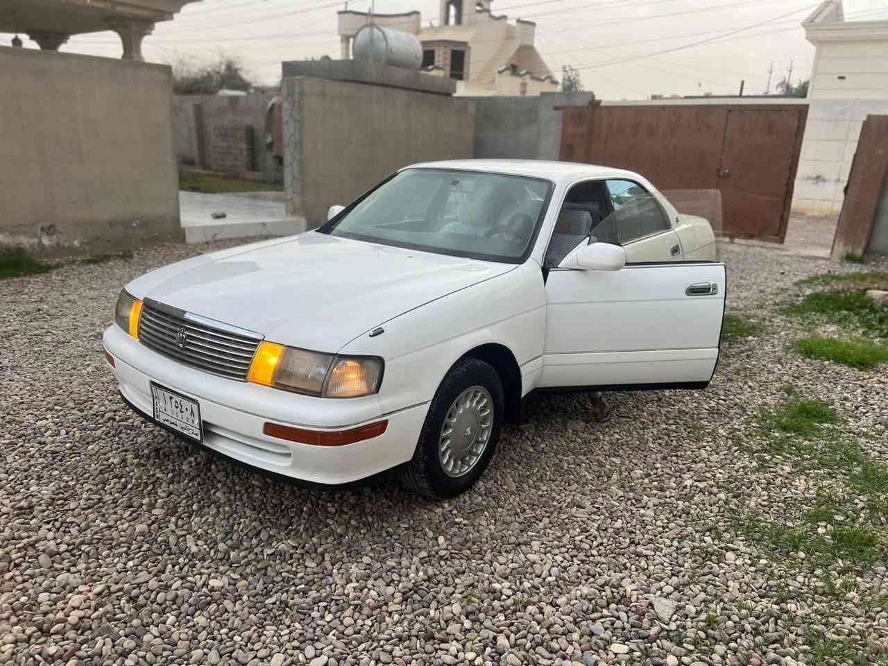 السلام عليكم بطه للبيع رقم صلاح الدين الماني كير محرك صدر تواير كلو جديد داخل جديد تدفئه شغال صبغ قطعتين السعر 47وبيهه مجال ***********
