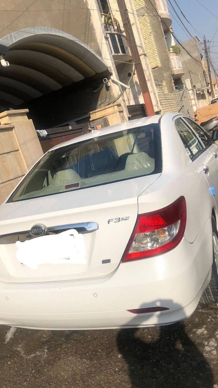 السلام عليكم byd - f3 اوتماتيك موديل 2012 ابيض اللون رقم بغداد انكليزي ماشيه 158 الف مكفول كير ومكينه وتخم تاير جديد نكسن وصدر ياباني جديد
السعر 55 ورقة وبي مجال 

التلفون  ***********
