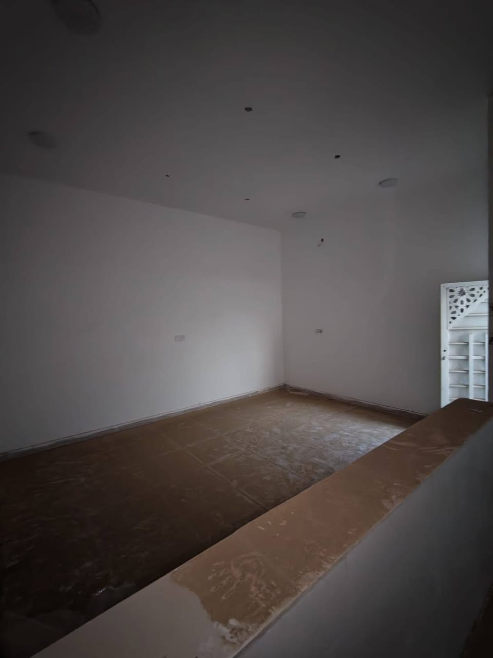 بيت للبيع في التنومه الصالحيه شارع ابو طالب المساحه ٢٠٠ متر 
غرفتين وستقبال و طارمه و مطبخ و صحيات جاهز للسكن السعر 90 قابل للتفاوض 
 تواصل ***********
