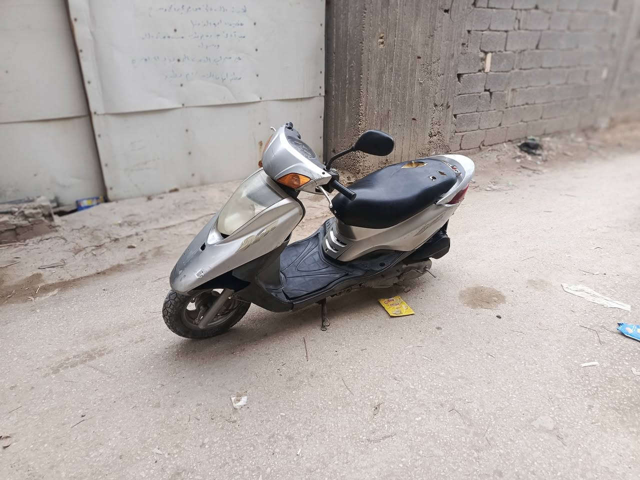 السلام عليكم.  دراجه
بريز ياناني سعر 300 بيها مجال  ***********
