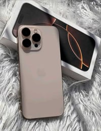 ايفون 16 برو ماكس للبيع نظافة 100% على فحص كامل ملحقات بطارية 90 السعر...