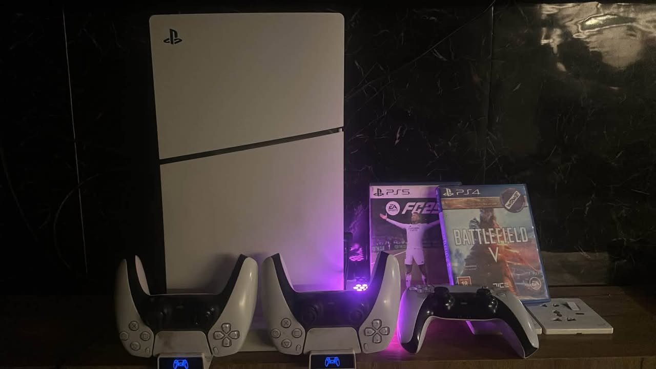 🔥 للبيع PS5 Slim سعة 1 تيرا – نسخة أقراص 🔥
✨ جهاز نظيف جدًا
🎮 مع 3 جوستكات أصلية
📀 EA SPORTS FC 25
📀 Battlefield
🔌 جميع ملحقات الجهاز الأصلية

📍 الموقع: بغداد

📱 للتفاصيل والتواصل واتساب:
***********
