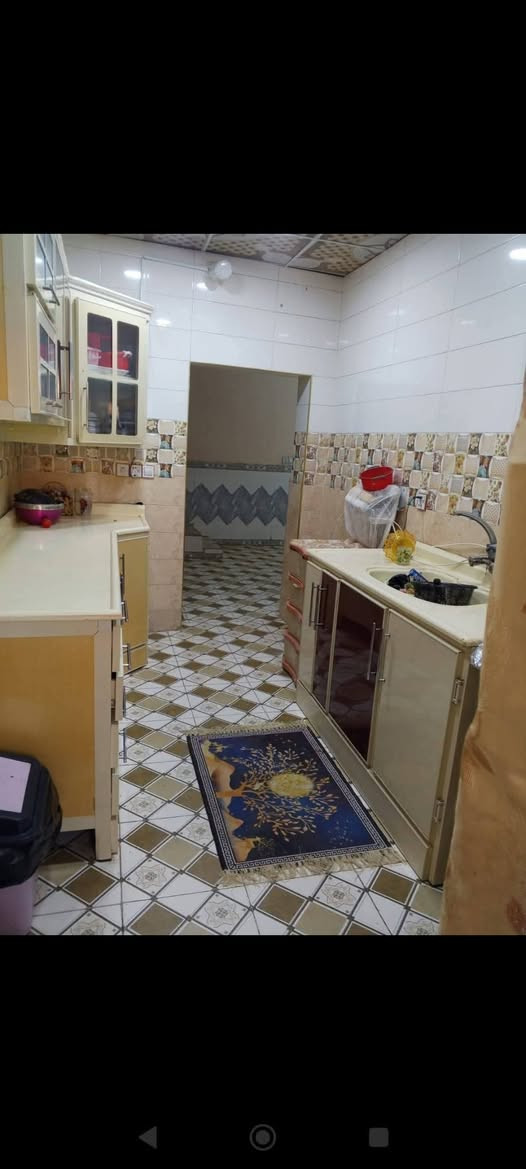 السلام عليكم بيت للبيع اوقاف مساحه 200 متر خلف جامع شاكر هندس السعر خاص. ***********
