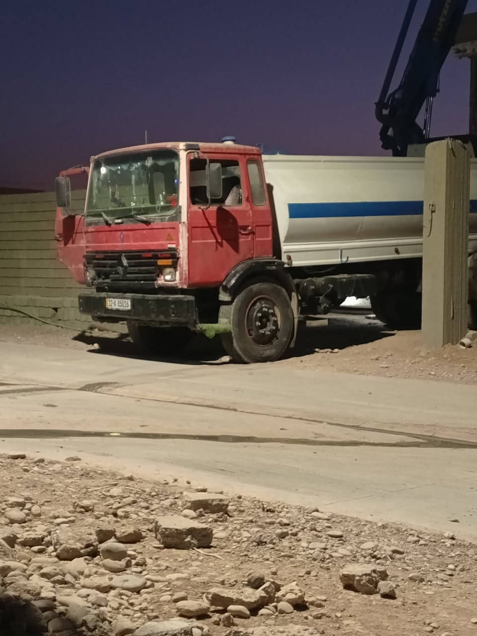 السلام عليكم فرند اكسن للبيع ٨ استدات كامل بي نقص فلنجه اليمين مال رينو مكاني موصل حي الزهراء ***********
