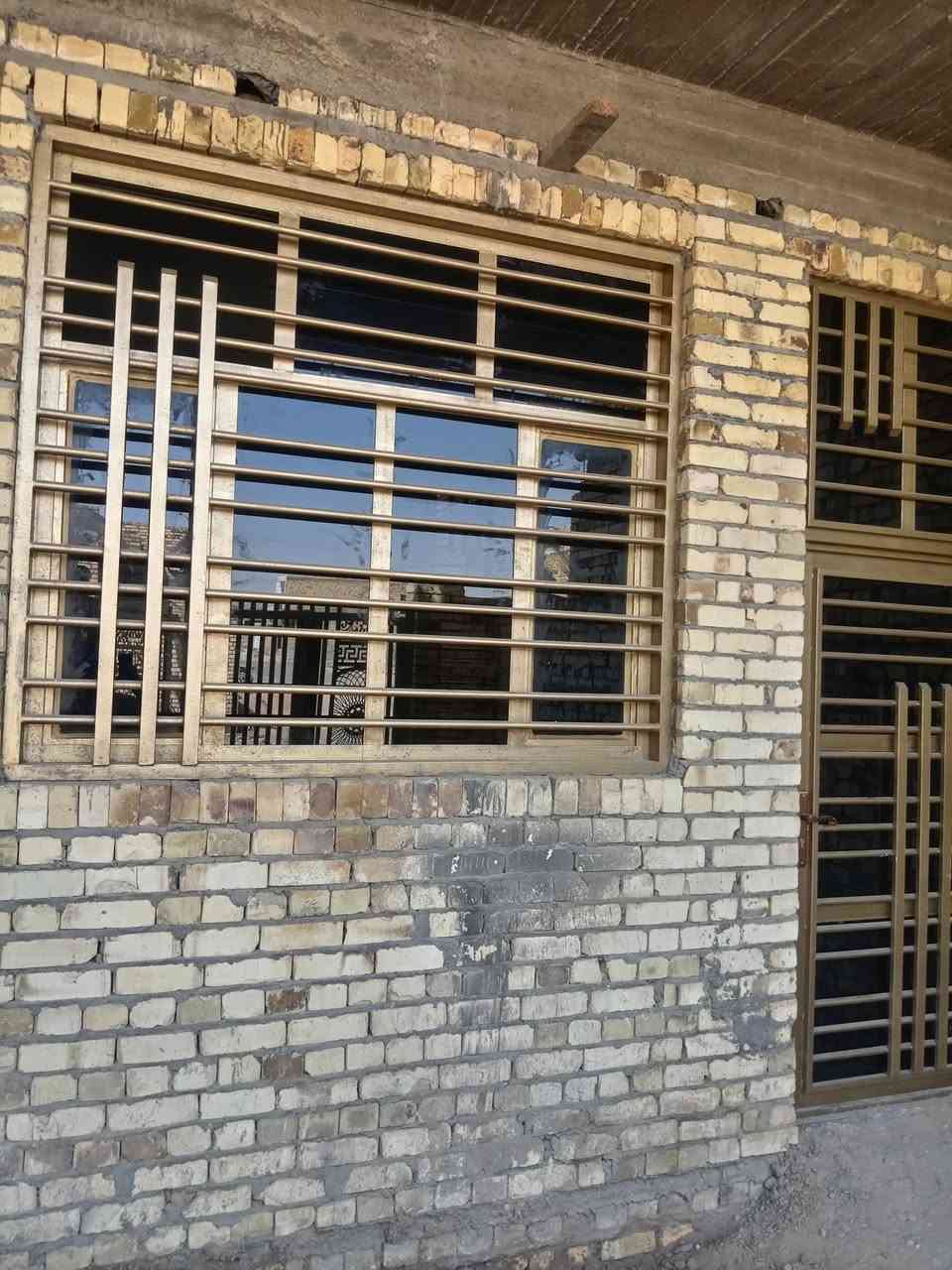 السلام عليكم نعمل كافه لأصباغ الجداريه والنثر بأسعار مناسبه اليحب يتصل ***********
