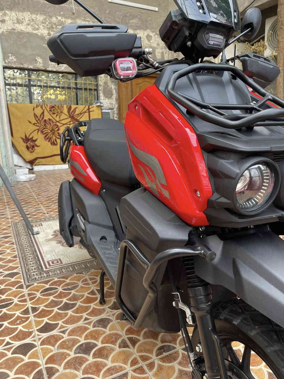 السلام عليكم دراجة همر اباتشي  2025 للبيع دراجة جديدة صارلهة اقل الشهر من ماخذهة مكينة 125cc مو شحن  السعر مليون ونص *********** والي تعجبة بي خير ويدلل
