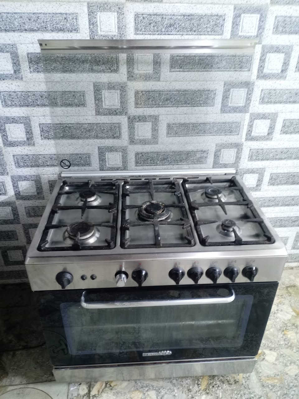 السلام عليكم غرااض بيت نضيفه جدا  مكاني بغداد واكو توصيل ع فحص تأخذ رقمي واتسب ***********
