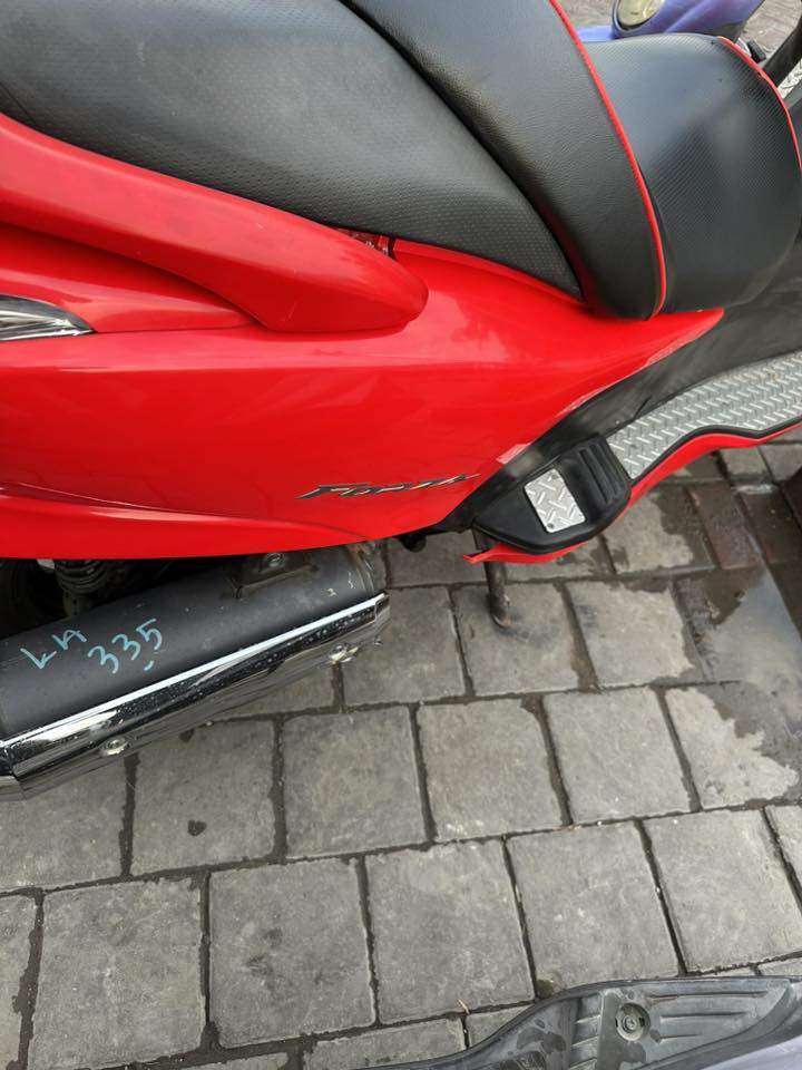 السلام عليكم فورزه بصمه جديده
دراجه فورزه بصمه جديده بل كارتون دراجه بحالت الوكاله فول دراجه كلها بلاديه اي نقص مبيها دراجه شلعه ومعدل كلجات فول دراجه لون مميز كلها مسستمه مضخم شغال اورق كامله كتلوك ورقت مزادها بصمتين دراجه مال جناي ابد ممتعوبه  دراجه مماشيه هواي شي قليل ماشيه مكفوله كفاله عامه من صبغ ومن الفتح دراجه بحالت الوكاله 

شراي يتصل ‭٠٧٧٢ ٥٣١ ٣٧١١‬
