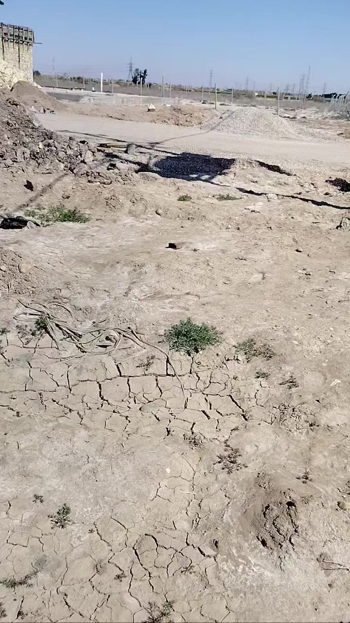 السلام عليكم قطعه مجمع الطلقاني للبيع مساحتها 250 متر واجيت 12 ونزلها 20
الرقم***********
