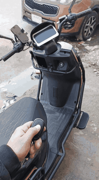 دراجه شحن للبيع او امراوس 
دراجه دبل بصمه 
تحكم عن بعد 
لايت زنون عالي ناصي
اشاير ليزر
5 بطاريات الشحنه الوحده 50 كيلو 
جنطه كلش واسعه 
درع كفرات 
3 سرع بلشاشه 
منفذ شحن 50 
ملف 12V
سرعه 60 الى64 
سعر الدراجه 600 وبيه مجال بسيط مكاني الشعب حي اور رقم تلفون ***********
