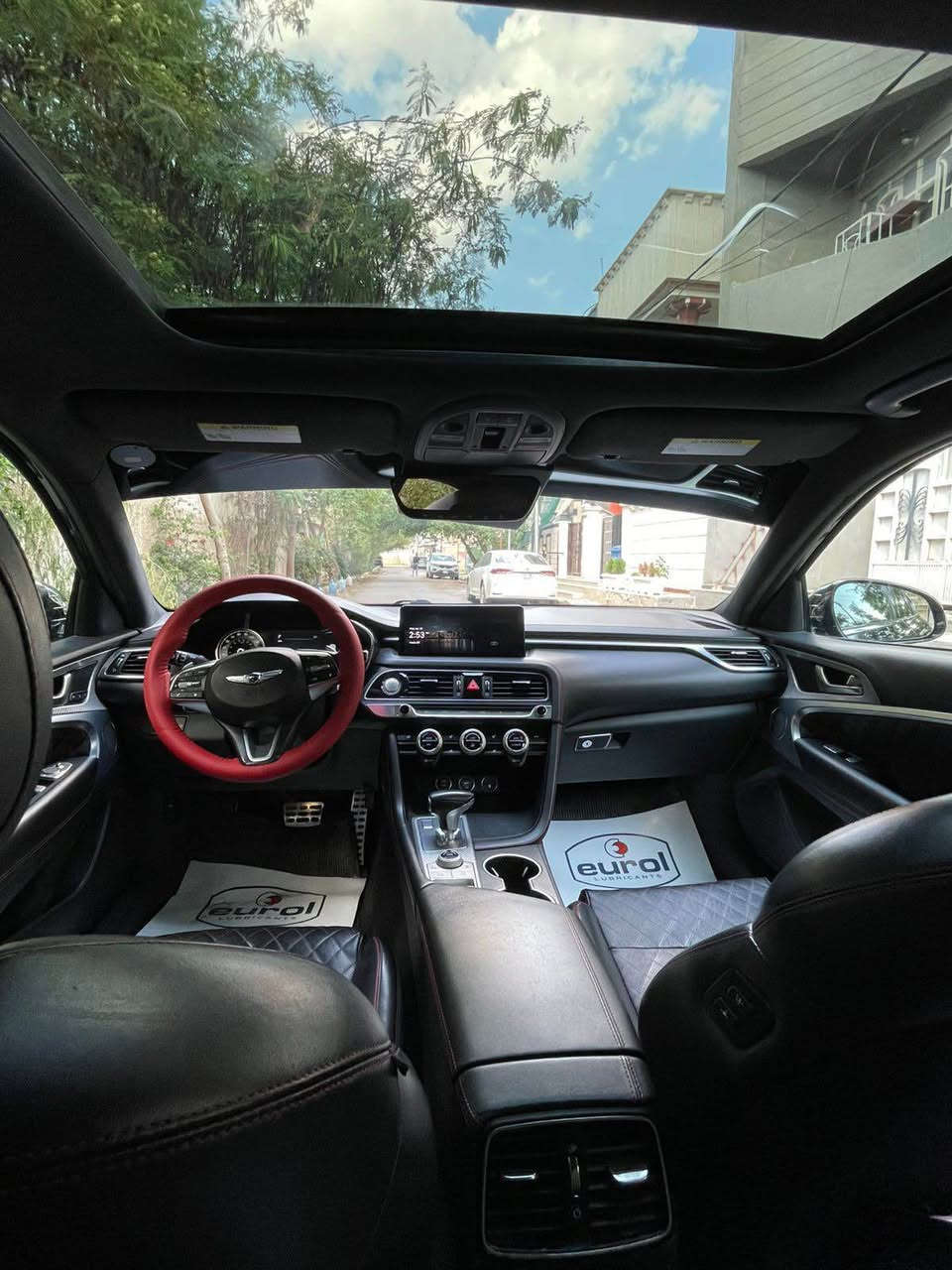 📢 إعلان بيع سيارة مميزه

للبيع  او مراوسGenesis G70 سبورت برستيج 
— محرك 3.3T  
حادث جاملغ وبنيد صور الحادث و السونار خاص 
رقم اربيل تحويل او  وكالة 
🔹 الموديل: 2022 
🔹 الفئة: Sport Prestige (أعلى فئة)
🔹 المحرك: 3.3L V6 Twin Turbo
🔹 القوة: حوالي 370 حصان 🔥
🔹 الگير: أوتوماتيك 8 سرعات
🔹 نظام الدفع: (خلفي المرغوب 2wd)
🔹 الممشى: 52,000 ميل 
🔥 المواصفات الكاملة:
⚙️ الأداء:
وضعيات قيادة متعددة (Sport / Comfort / Eco/sport+)
شفتات ستيرن (Paddle Shifters)
نظام تعليق رياضي مريح وثابت
نظام اكزوز رياضي صوت متغير عند تبديل وضعيات القياده
🛋️ الداخلية والفخامة:
مقاعد جلد مميزه بالون الاحمر +متغيرة عند تبديل وضعيات القياده
تبريد وتدفئة للمقاعد الأمامية
ذاكرة مقاعد + تحكم كهربائي كامل المقاعد الامامية
ستيرن كهرباء+خزن وضعية +تدفئه ستيرن +نظام الاهتزاز عند التحذير
داخل كاربون وجلد فخم جدا مع احزمة حمراء رياضية مميزه
سقف وتكم كنتارة بالكامل 
إضاءة داخلية (Ambient Lighting)
📺 التكنولوجيا:
شاشة معلومات وترفيه كبيرة
نظام صوت فاخر (Lexicon) 🔊
Apple CarPlay + Android Auto
شحن لاسلكي للموبايل
دشبول شاشة + كامرة عند الانعطاف
🚗 الأمان والمساعدة:
رادار أمامي+قيادة الية + مثبت سرعة ذكي
نظام الحفاظ على المسار
تحذير النقطة العمياء
فرملة طوارئ أوتوماتيكية
كاميرات 360 درجة
حساسات أمامية وخلفية 
🌟 إضافات:
فتحة سقف بانوراما 
تشغيل بصمة + دخول ذكي
تشغيل عن بعد 
مرايا كهربائية قابلة للطي
جنوط رياضية قياس كبير
السيارة جاهزه بدون اي نقص او مسج

السعر 223 وبيها مجال بسيط جدا 

للاستفسار:- مكان السياره بغداد الصليخ *********** بغداد, العراق
