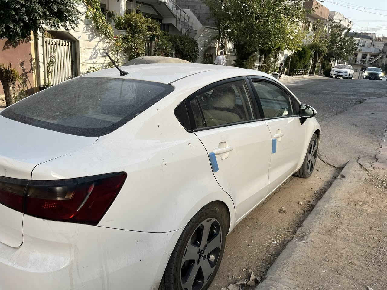 Kia ryo 2012
سلام علیکم

کیا ڕیۆ ٢٠١٢ 

دوو پارچە بۆیاخ - قطعتان من الطلاء

بێ ناوگرتن - بدون تسمية

چوار جام کارەبا - كهرباء فور تشام

شاشە سوور - شاشة حمراء

گێڕ ئۆتۆماتیک - گیر اوتوماتیک

سەنەوی تا ٢٠٣٠ تازەیە - سناوی حتی عام ٢٠٣٠ إنە جدید

مەکینە گەورە ١.٦ - محرک کبیر

***********
شوێنم سلێمانیە - مکان سلیمانیة 

واتس ئەپ و تیلیگرام و ڤایبەری لەسەرە - يحتوي على واتساب وتليجرام وفايبر

بۆ زانیاری زیاتر پەیوەندی بکەن یاخود نامە بنێرن - اتصل بنا أو أرسل رسالة لمزيد من المعلومات
