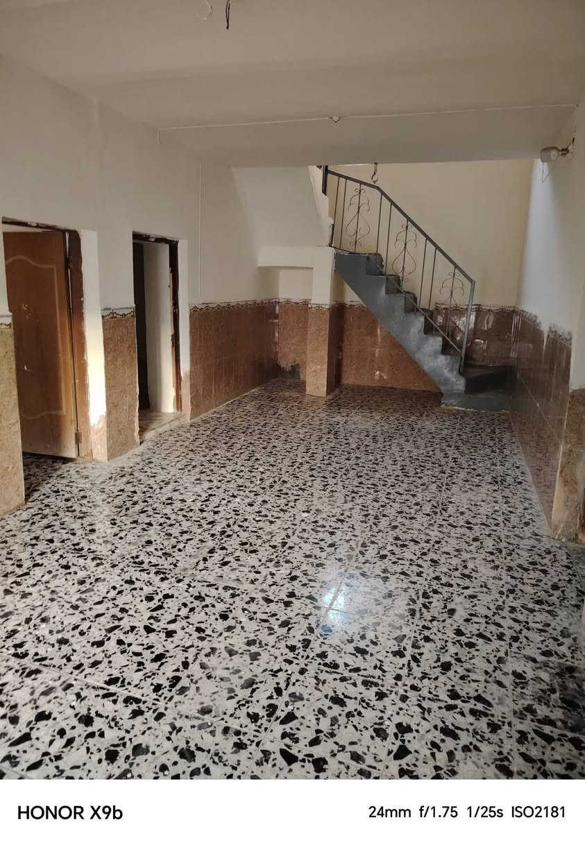 يوجد لدينا
دار الإيجار طابقين

اربع غرف نوم و استقبال كلدور و مطبخ مجمع صحيات

سعر الاجار 450 الف

حله حي العسكري خلف ام حميد الوكيلة

للاستفسار الاتصال على الرقم ***********
