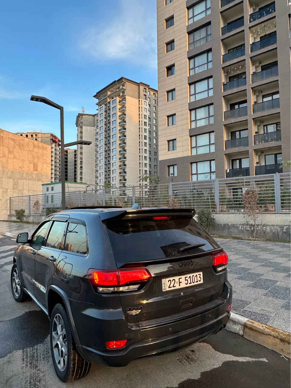 سلام عليكم جيب للبيع فقط سعرها١٨٠ سيارة جاهزة كل نقص ما بها صور الحادث المنشور أربع قطع صبغ وهذا رقم *********** فول مواصفات ‫١/١ فول موديل 17 بغداد, العراق
