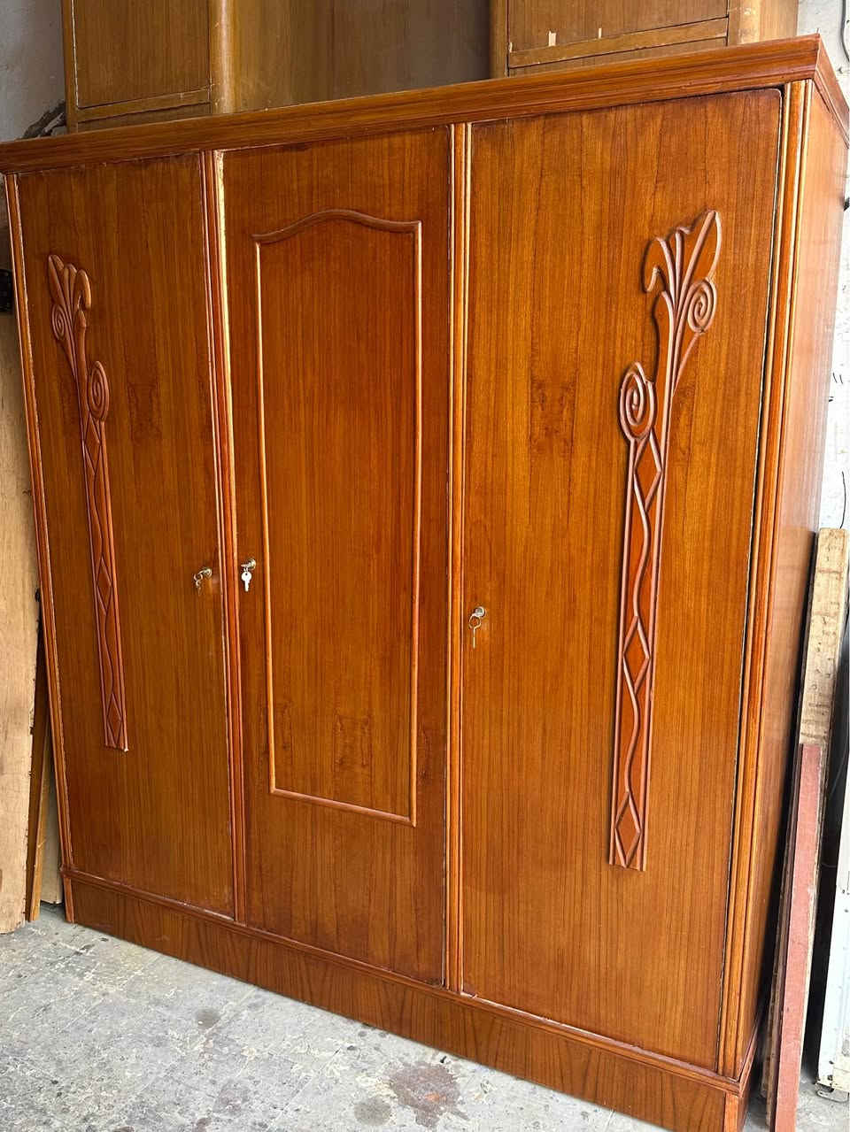 سلام عليكم 
كنتور ابو 3ابواب كامل صبغ قفل يده 160
كنتور ابو 6 كامل صبغ قفل يده 225
النجف الاشرف تقاطع العسكري كبل 
*********** النجف, العراق
