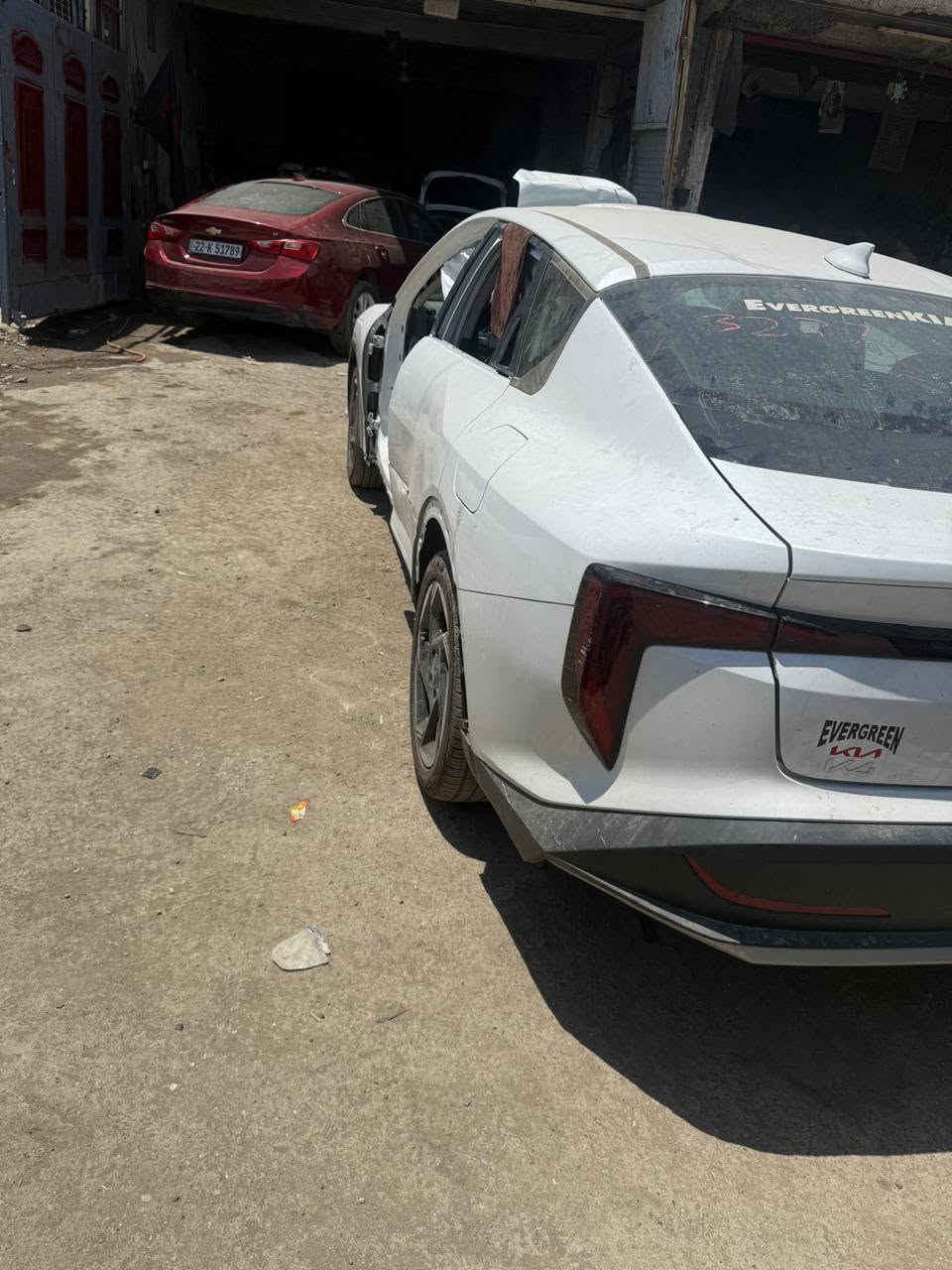 السلام عليكم 
كي فور موديل 25 وارد أمريكي 
حادثها جاملغ أيمن خلفي وحافه قبق جنطه 
بدون ايرباك بدون شواصي بدون دواخل 

تبديله دهن وحده فقط 
مرقم بغداد باسمي مميز 💙 
مواصفات  معروفه
 بصمه ابواب
بصمه تشغيل 
تشغيل عن بعد 
اشاره ترحيب 
لد برتقالي نهاري 
زنون 
الاناره الداخليه لمس
شاشه متصله 
شحن واير ليس 
منفذ شحن تايب سي 
قياده ذاتيه 
مثبت سرعه 
مكينه 2000 تنفس طبيعي 
كير 8 نمر 
رادارات محيطيه 
وباقي المواصفات معروفه اخون سعر 145 بيه مجال حك الجيه
مكاني بغداد مدينة الصدر 
*********** واتساب + اتصال
