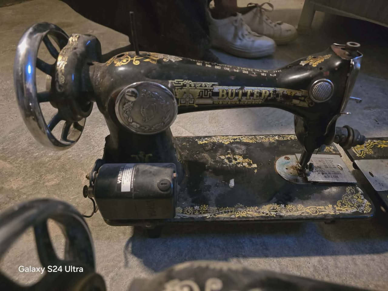 مكينه اربع قطع واحده على 15 شلع 70الف بس فحم بفحم ما يشتغلون   عنوان موصل قريب يم الشلالات قريه بايبوخت. اللي يريده يتصل على هذا الرقم  ***********  ***********. موصل, نينوى
