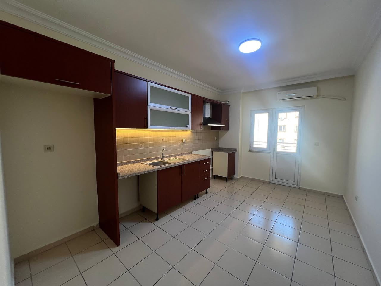 ‏‎شقة للبيع  في افروستي   -دهوك 
‏‎عمارة:B4
‏‎‏‎المساحة 168
‏‎غورقة :3+1
‏‎واجهة. شيمال -شرق
‏‎‏‎اذا كنت ترغب في شراء شقة او بيعه يمكنكم التواصل معنا
‏Tell-0750 147 2738
‏Whatsappe-Viber
