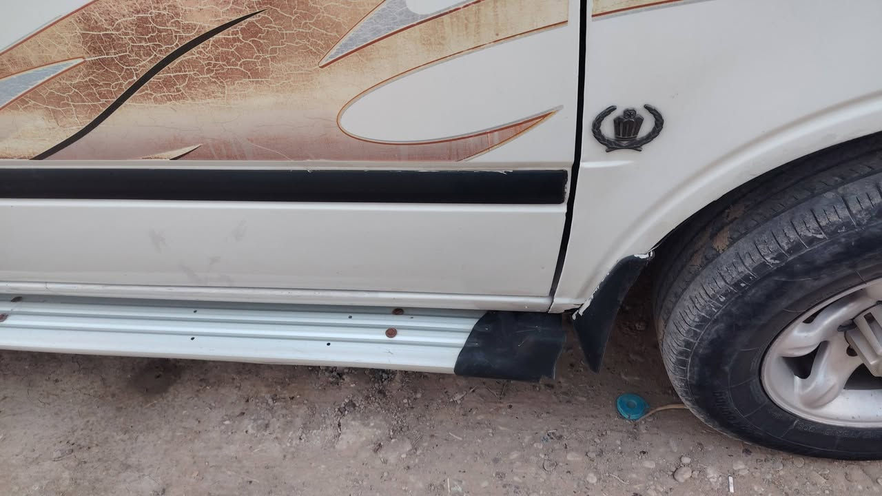 سلام عليكم سياره كنو موديل ٢٠٠٧ وجه البرادو مكينه خير من الله تبريد شغال دوشمه حلوه سنويه بسمي ٢٠٢٨ تحويل ثاني يوم عارضها ٤٠ مكاني بغداد الشعله السلاميات رقمها دولي رقمي ***********
