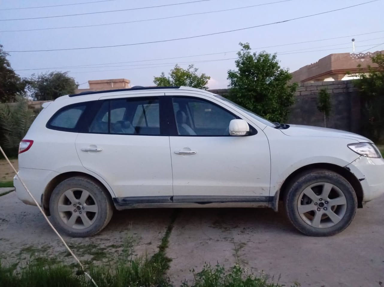 سنتافي للبيع محرك ستة سلندر 2700 السيارة بيها الچاملغ الأيسر فقط الباقي مكفول گير ومحرك مال گصة جدد صدر جديد تخم تاير جديد تبريد ثلاث قطع .سبعة راكب سيارة 2009 وارد خليجي  .رقم دولي جديد تحويل مباشر .السيارة مو مالتي مكلف بلنشر .مكان السيارة بيجي الصينية سعر السيارة 130وبيها مجال  .الرقم الزين لصاحبة السيارة .‏‪***********‬‏. ..***********
