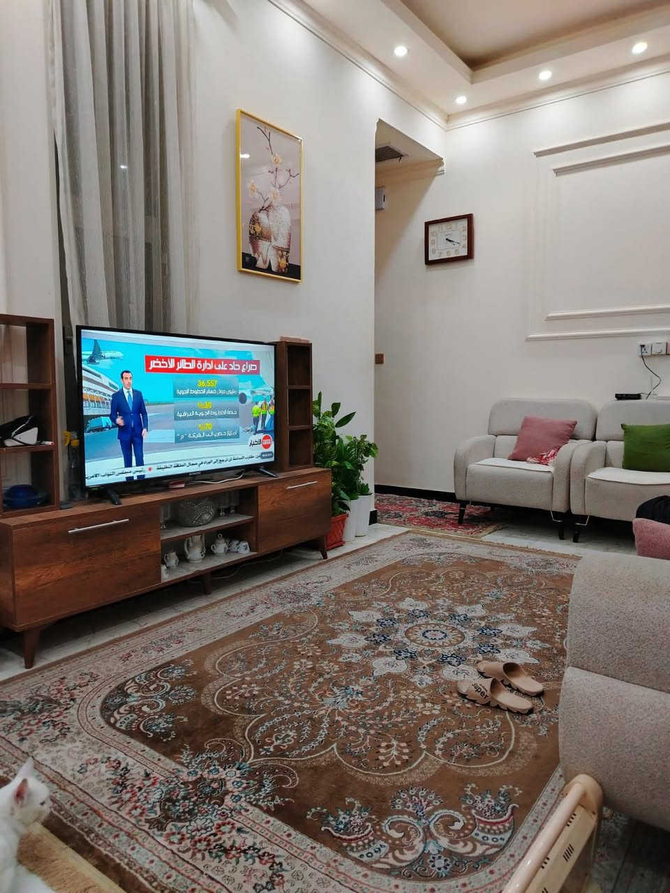 📢 للبيع بيت حديث 2025 في موقع مميز جداً 📢 بغداد - الدورة / شارع الجمعية - قرب افران سنابل شمسين - شارع عريض مقابيل الخط السريع

🏡 المساحة: 94 متر
📏 الواجهة: 6.25 م | النزال: 15 م
🚪 عدد الوحدات: 3 شقق سكنية مستقلّة

✨ تفاصيل البناء:
 • الطابق الأرضي: صالة واسعة + مطبخ + حمام + غرفتين نوم (إحداها ماستر).
 • الطابق الأول: صالة + مطبخ + حمام + غرفتين نوم (إحداها ماستر).
 • الطابق الثاني: نفس مواصفات الطابق الأول.
 • السطح: بيتونة + 3 سخانات (لكل شقة سخان خاص).

🌳 مميزات إضافية:
 • كل شقة لها سحب مولدة منفصل.
 • حديقة صغيرة أمامية.
 • درج خارجي مستقل.
 • شارع عريض جداً.
 • موقع استراتيجي مميز وسكن راقي.

🏠 البناء حديث (2025) بتصميم عصري وعملي.

***********
