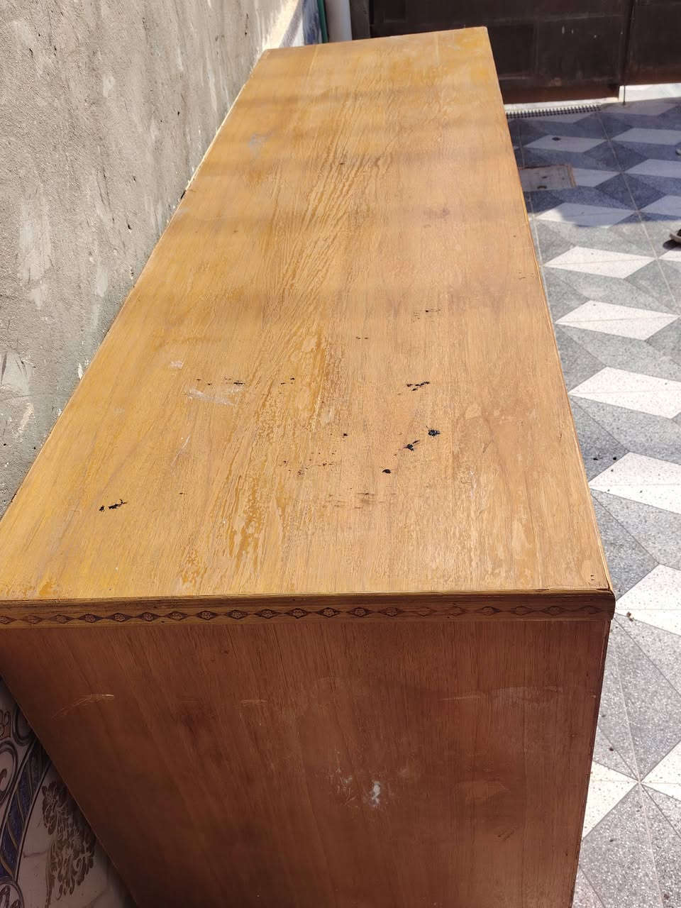 السلام عليكم بوفيه للبيع السعر 75 وبيها مجال
(***********)
