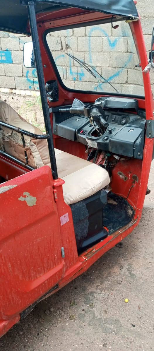 سلام عليكم   تكتك البيع
المديل ٢٢ 
رقم ذي قار 
بدل فقط بس كلجات
  ***********
