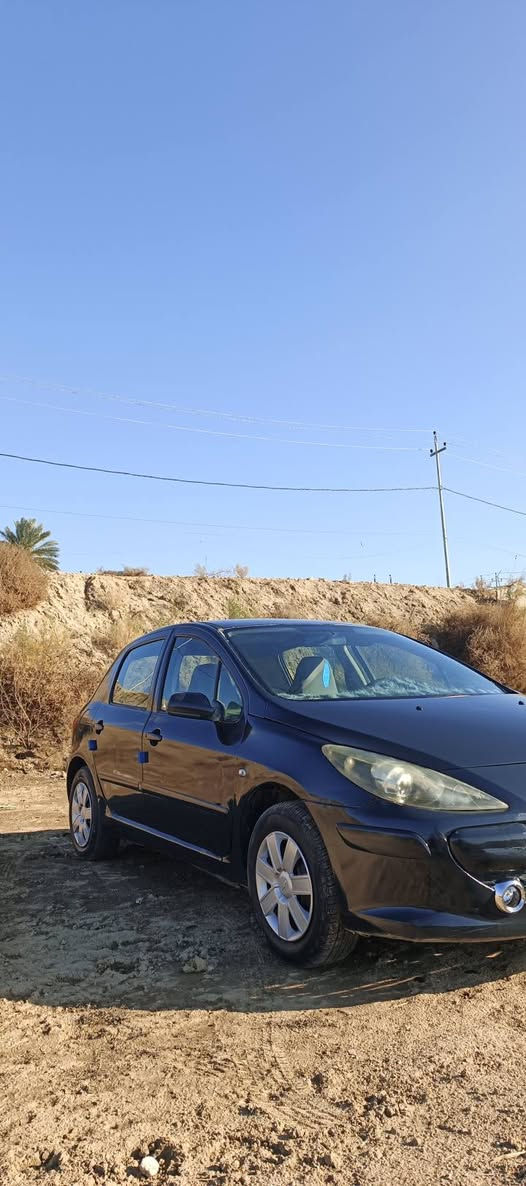 سلام عليكم ورحمة الله 
من رخصة لادمنيه المحترم. 
بيجو. 2006.
كير اوتماتيك. محرك. 1800. 
رقم بغداد. تحويل مباشر. 
تخم تاير نضيف. حداديه نضيفه.  
كهربائيّات جاهزه. #السعر  44.
العنوان طويريج ***********
