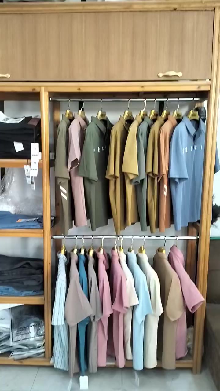 سلام عليكم ديكور محل ملابس 7قطع للبيع اسعرر خاص ***********
***********
