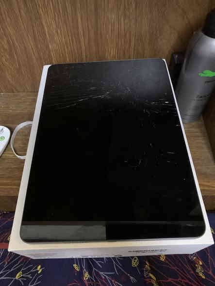 السلام عليكم اخوان ايباد شاومي باد7 استخدام 14 يوم مثل ما موضح بلوصل وكع من ايدي وتفطرت لكلاسه مثل ما واضح بل صور ذاكره داخليه 8 ذاكره التخزين 256 البطاريه 8850
بل ببجي يشغل 90 فريم. مكاني بغداد الجهاز ماخذه ب 475
قيم وخذ من حض وبخت ***********
